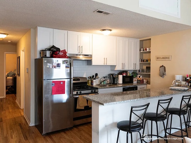 Photo - 2523 N Lincoln Ave Unidad 2C