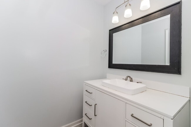 Photo - Studio Apartment In Hickory!