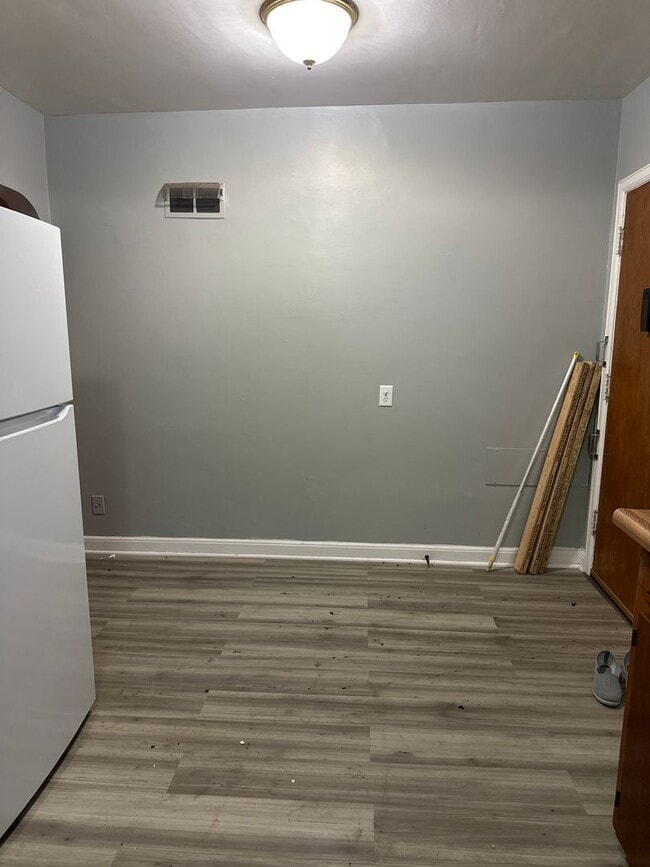 Photo - 415 La Porte Rd