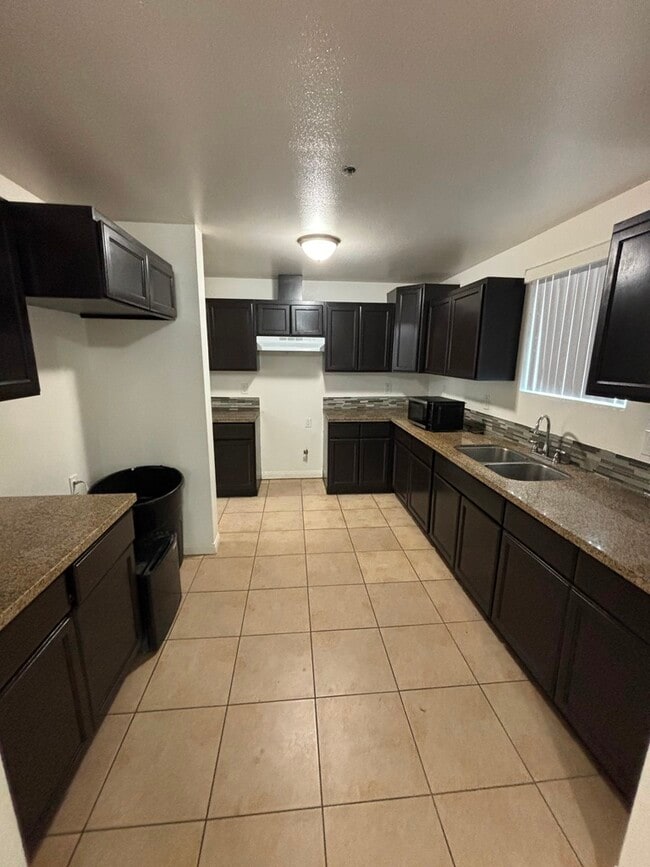 Photo - 214 E 97th St