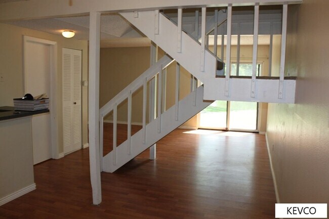 Photo - Spacious Townhouse with Plenty of Amenities!