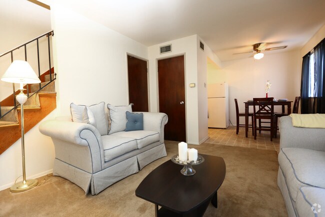 Living Area - Grandview Gardens Apartments