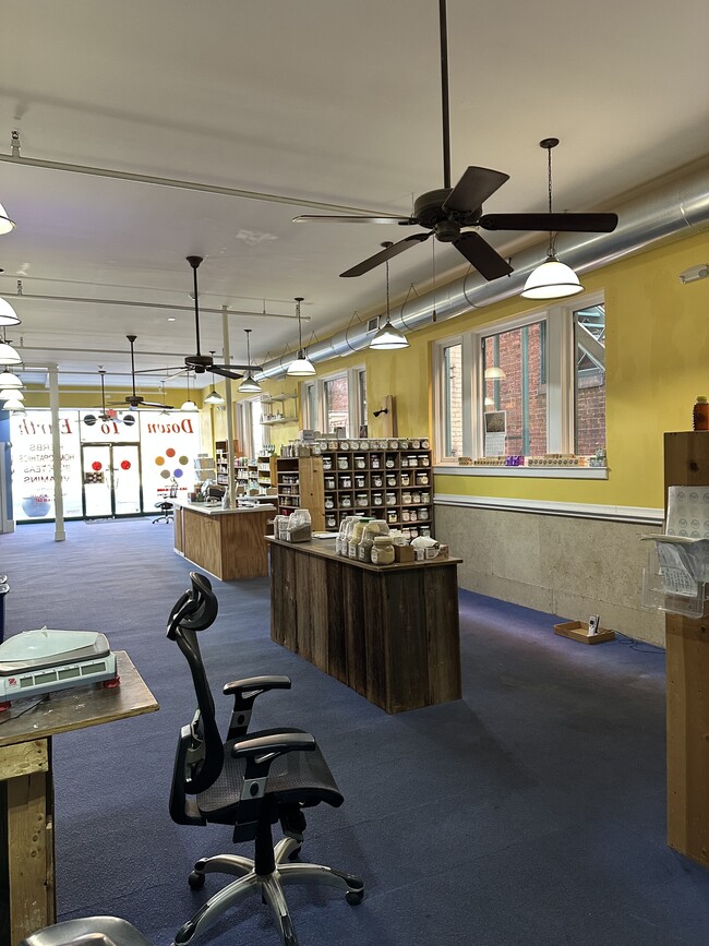 Store - 135 S Garnett St Unit Retail