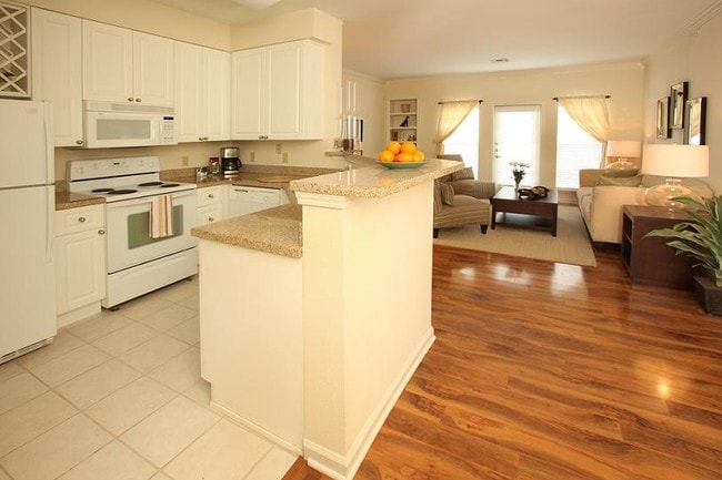 The Boulders at Katy Trail Apartments For Rent in Saint