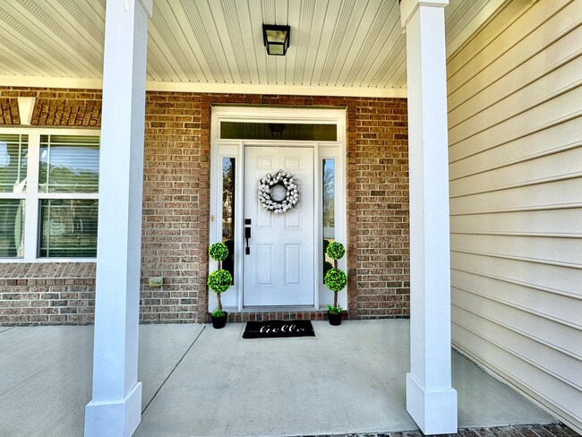 Photo - 4-Bedroom Home Ready 07-10-26!! Gourmet Kitchen - Fenced Backyard - Pet Friendly!