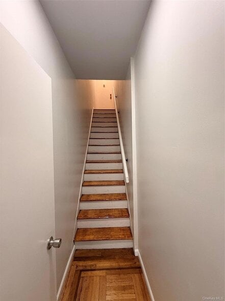 Photo - 71-19 35th Ave