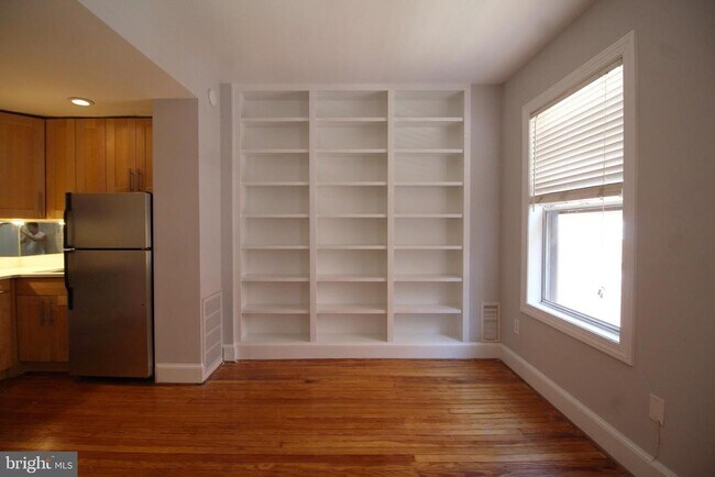 Photo - 1809 Riggs Pl NW Unidad 3