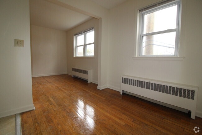 Building Photo - 33 Burnside Ave Rental