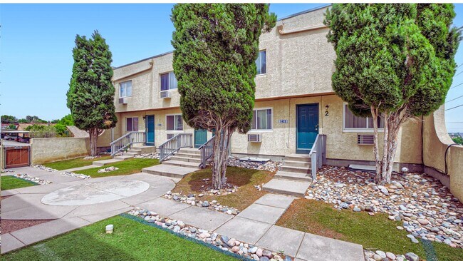 Building Photo - Belmont Heights Rental
