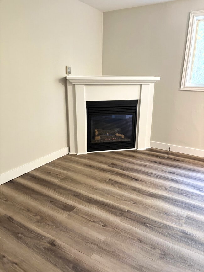 Photo - 100 Veronica Ave