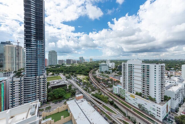 Photo - 79 SW 12th St Unidad 2605-S