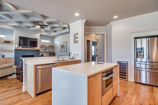 Photo - Amazing- Transitional Style Home with Custom Finishes w/ Community Pool- Gated- Edmond Schools