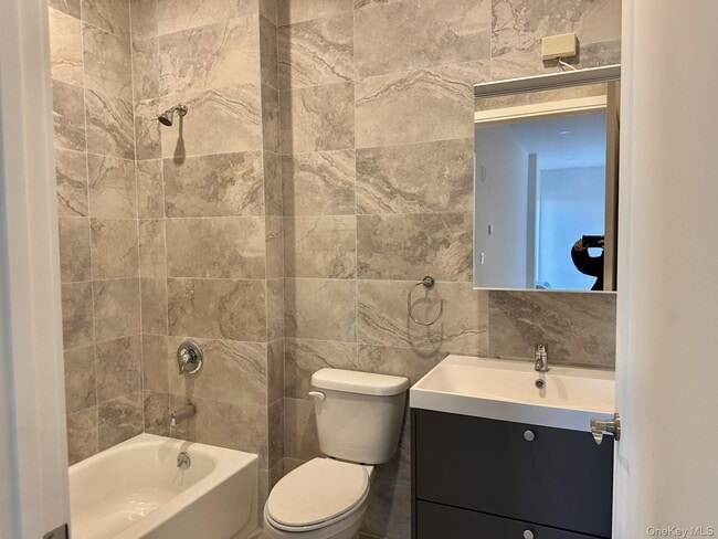 Photo - 362 W Merrick Rd Unit 206