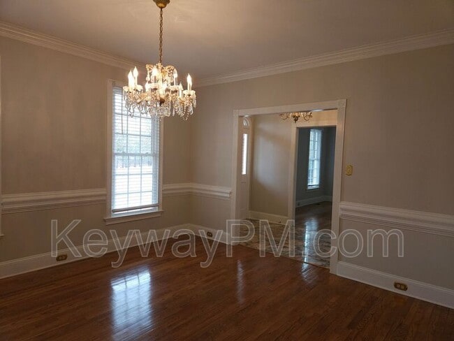 Photo - 954 Windmill Ln