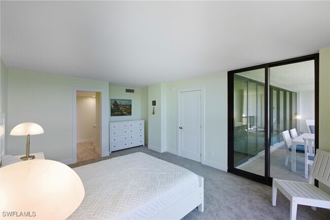 Building Photo - 2316 Gulf Shore Blvd N Unit 411