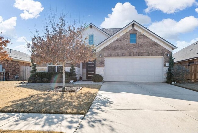 Building Photo - 909 Zacarias Dr