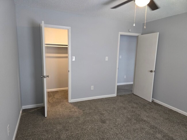 Photo - 2 Bedrooms/1 Bath Upstairs unit