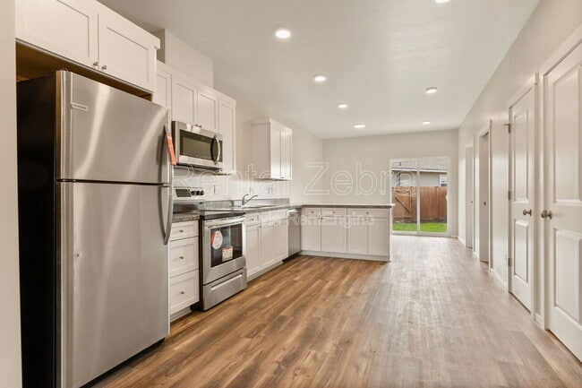 Photo - 1682 SW Salmon Ave