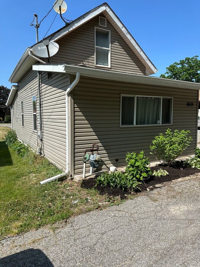 Photo - 2 bedrooms & 1 bathroom - Lakemore