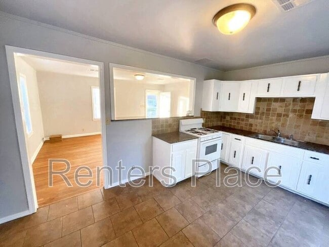 Photo - 1208 S Erie Ave