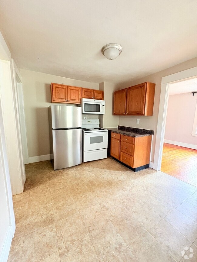 Building Photo - 8 N Bank St Rental
