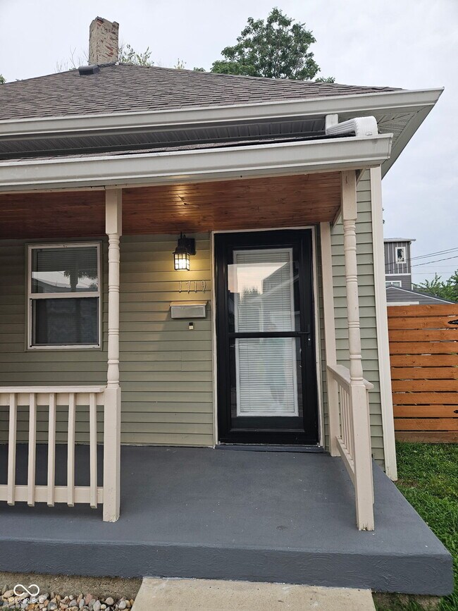 Photo - 1719 Bundy Pl