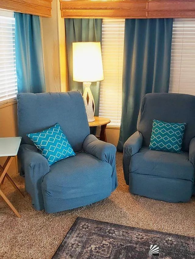 Los sillones reclinables son sinónimo de relajación. - 11489 S Clara Anita Dr