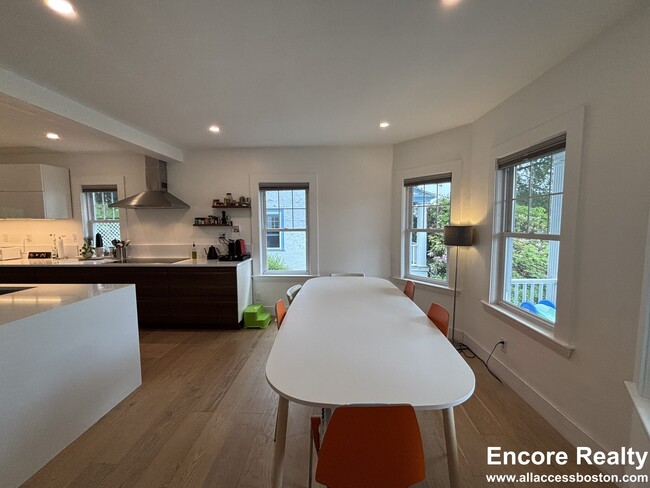 Photo - 91 Brooks St Unit 1