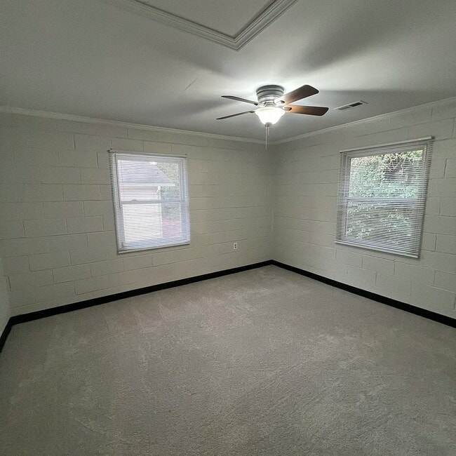 Photo - 208 Harper St