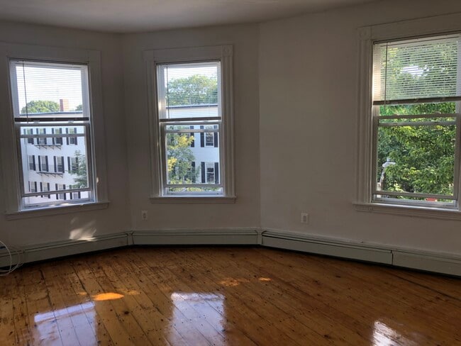 Photo - 52 Portsmouth St Unit #3,