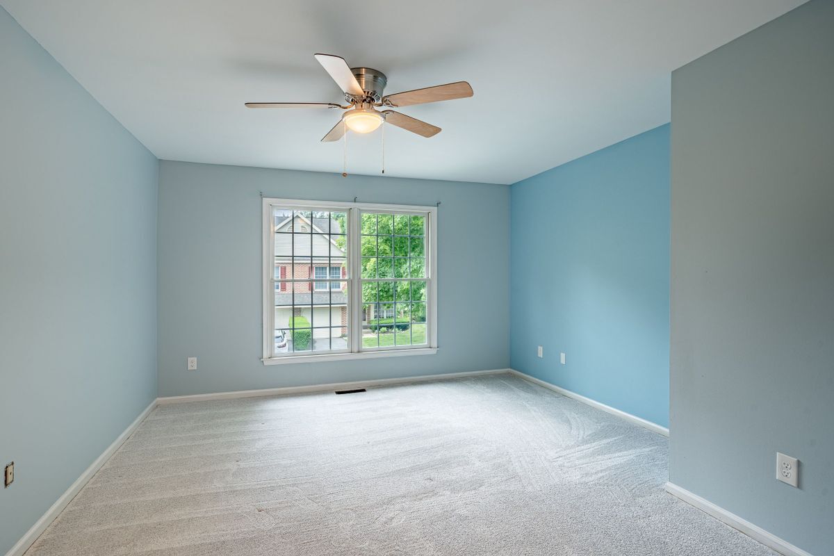 Photo - 9 Oak Leaf Ln