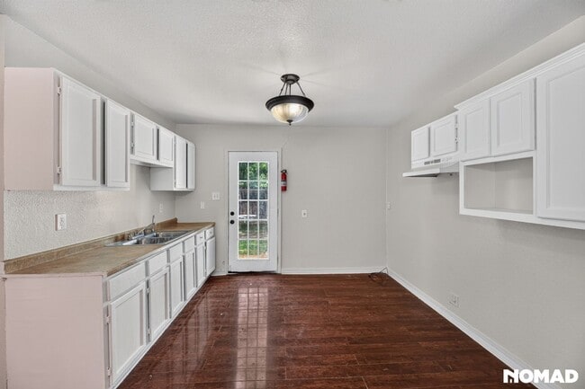 Photo - 1534 Mardell St