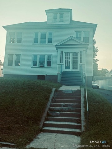 Building Photo - 1075 Maple Ave Unit 1st Floor