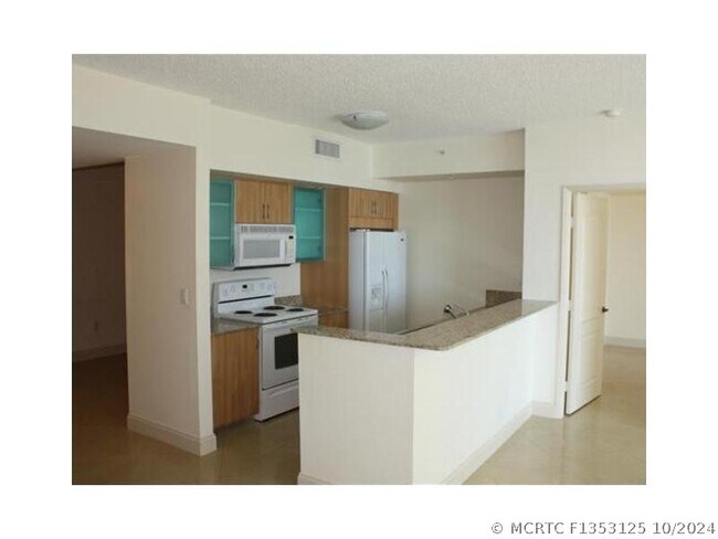 Photo - 17555 Atlantic Blvd Unit 805