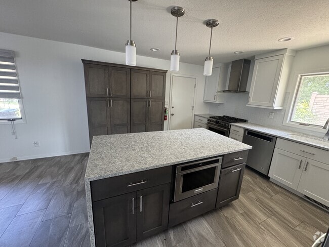 Building Photo - 1812 Belle Ave Rental