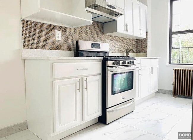 Building Photo - 1 bedroom in Brooklyn NY 11206 Unit 8