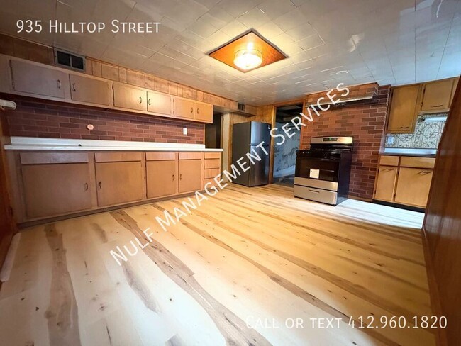 Photo - 935 Hilltop St House