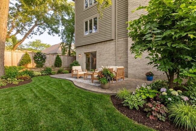 Photo - 1829 Wilmette Ave