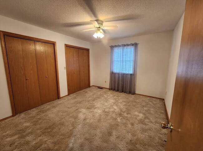 400 W Franklin Ave