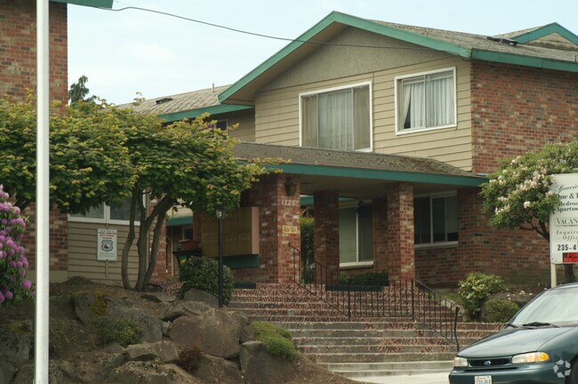 Photo - Colonial Garden Apartments