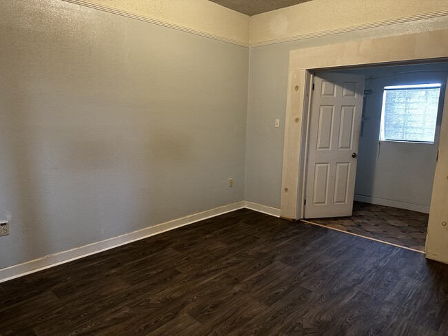 Master bedroom - 2216 S Salcedo St