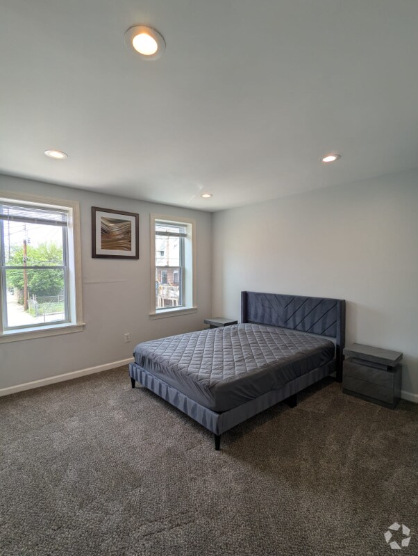 Building Photo - 3520 E Fayette St Rental