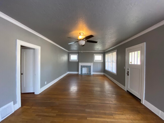 Photo - 1748 E 14th St