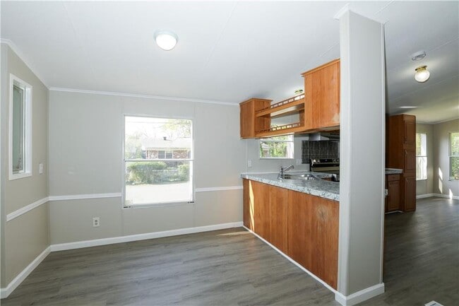 Photo - 874 Center Hill Ave NW