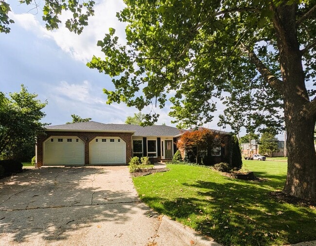 Building Photo - 3 Bedroom Home-Walking distance to Fairview Elementary