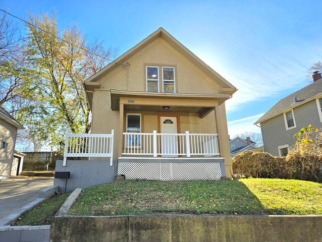 Photo - 328 Rosewood Ave