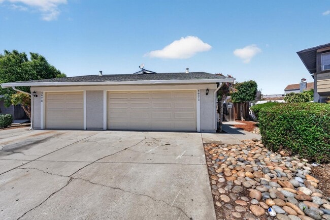 Building Photo - 4971 Geomax Ct