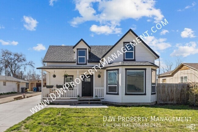 Building Photo - Thoughtfully Updated Turn of the Century H... Rental