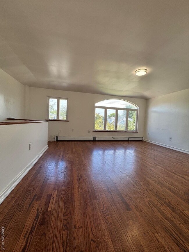 Building Photo - 129-12-129145 145th St Unit 2fl Rental