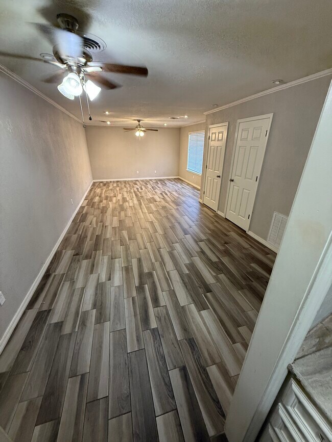 819 Hardy Springs Cir
